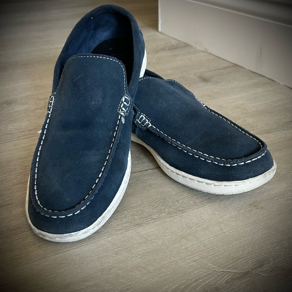 Kenneth Cole Navy Suede Slip-On Loafers with Rubber Sole